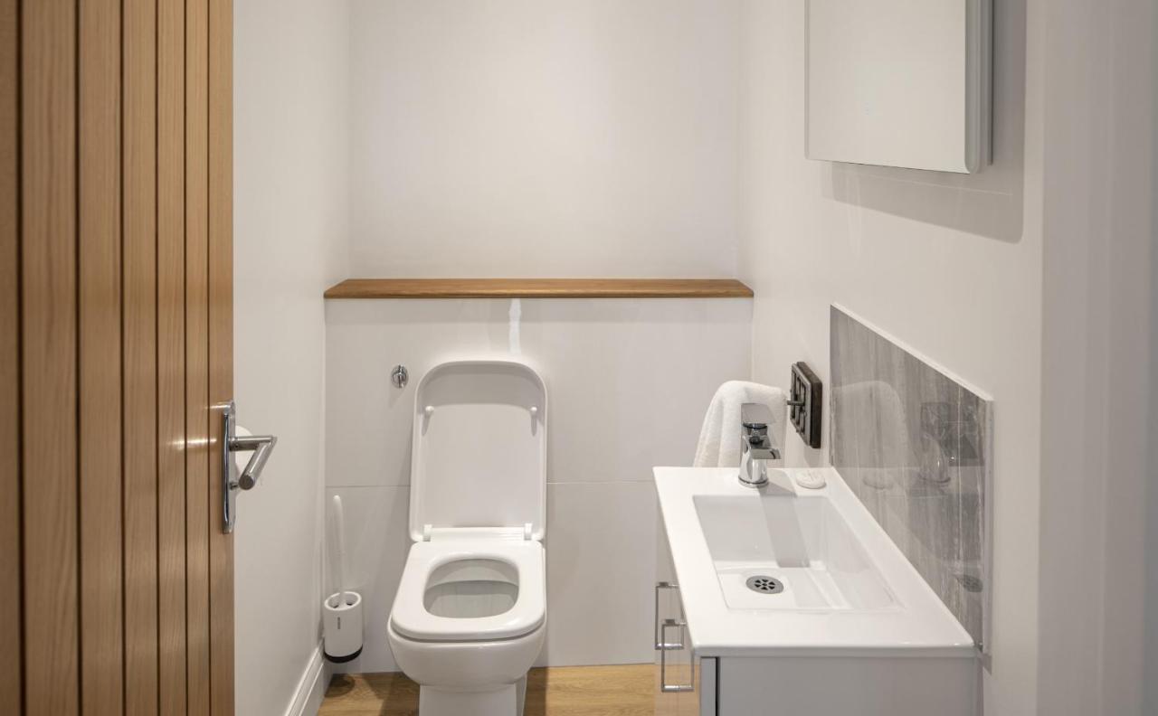 No 1 Wood Street Apartment สวินดอน ภายนอก รูปภาพ