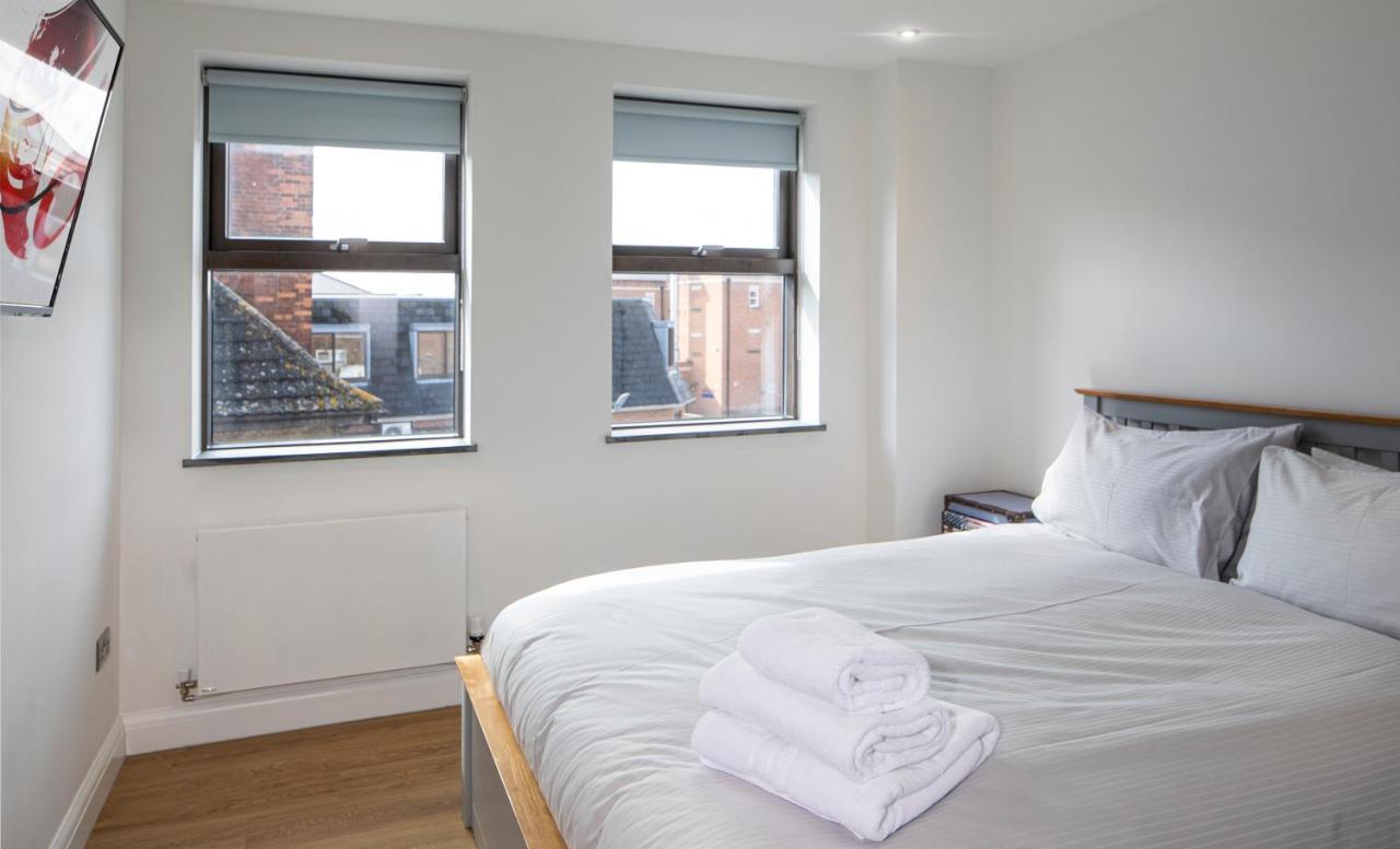 No 1 Wood Street Apartment สวินดอน ภายนอก รูปภาพ